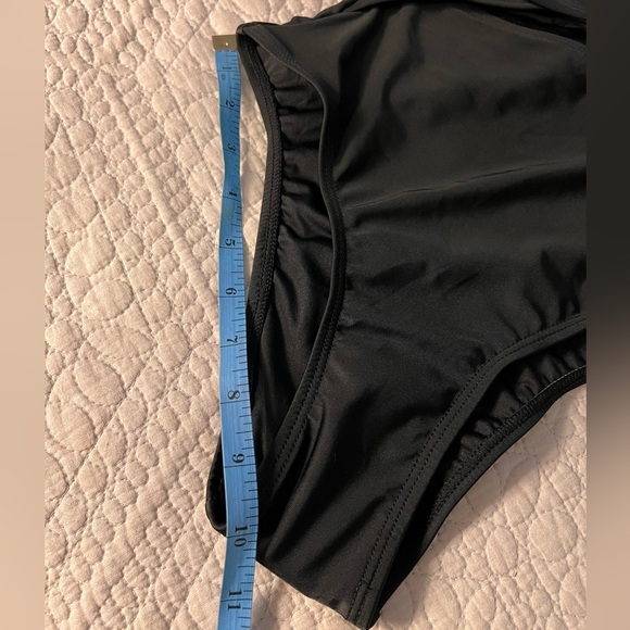 Aeropostale one piece switch - Picture 5 of 8